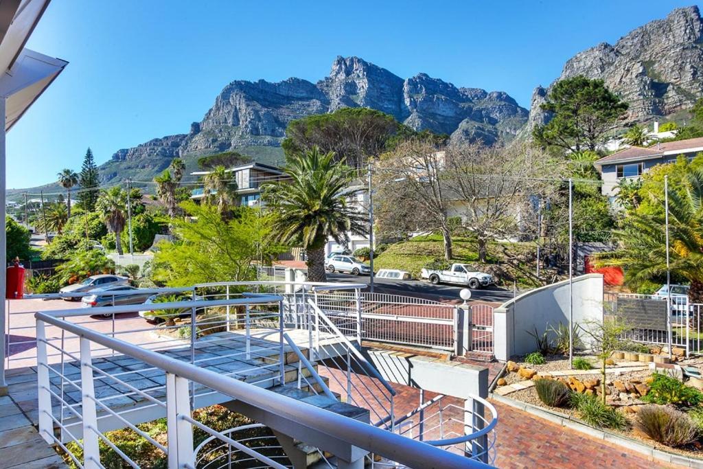 Stunning Sea View Apartment - Camps Bay 케이프타운 외부 사진