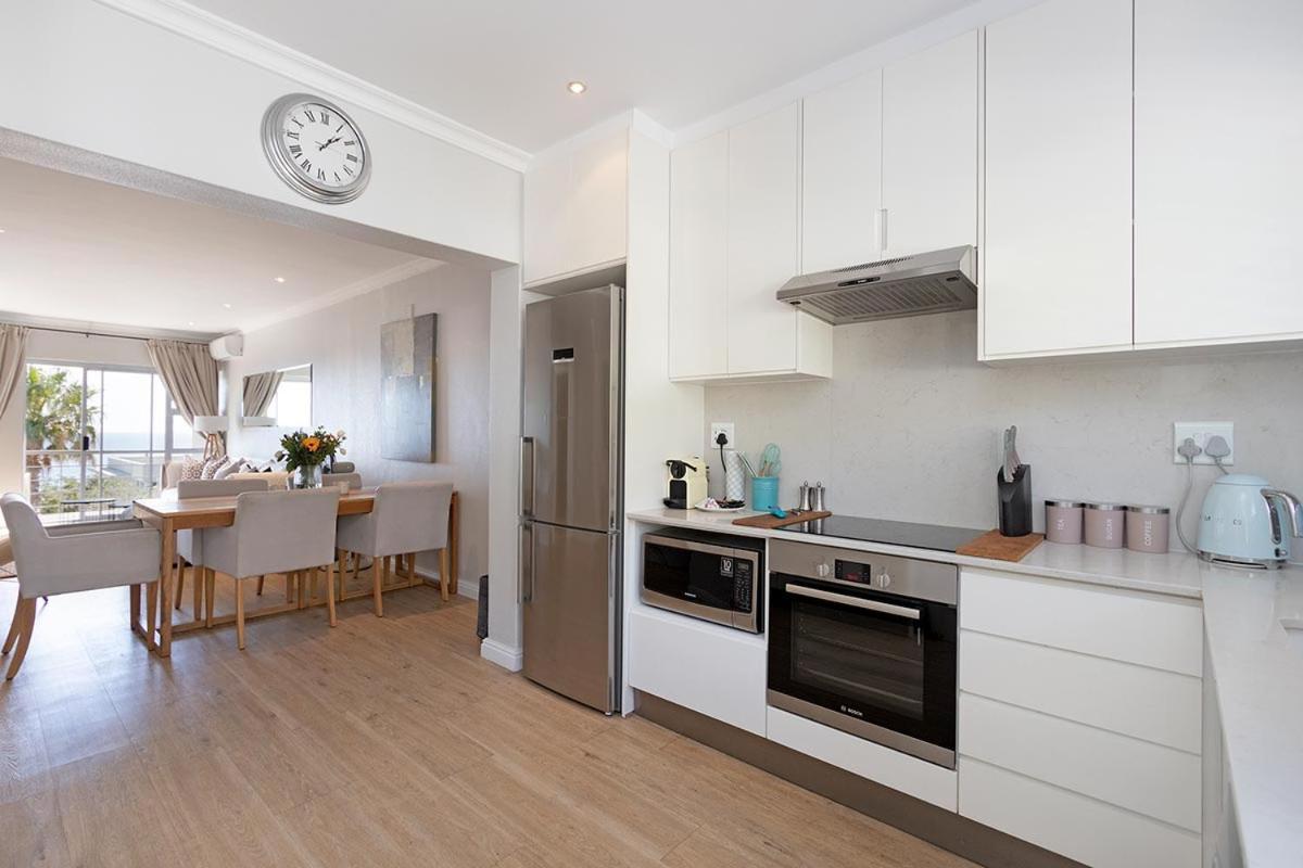 Stunning Sea View Apartment - Camps Bay 케이프타운 외부 사진