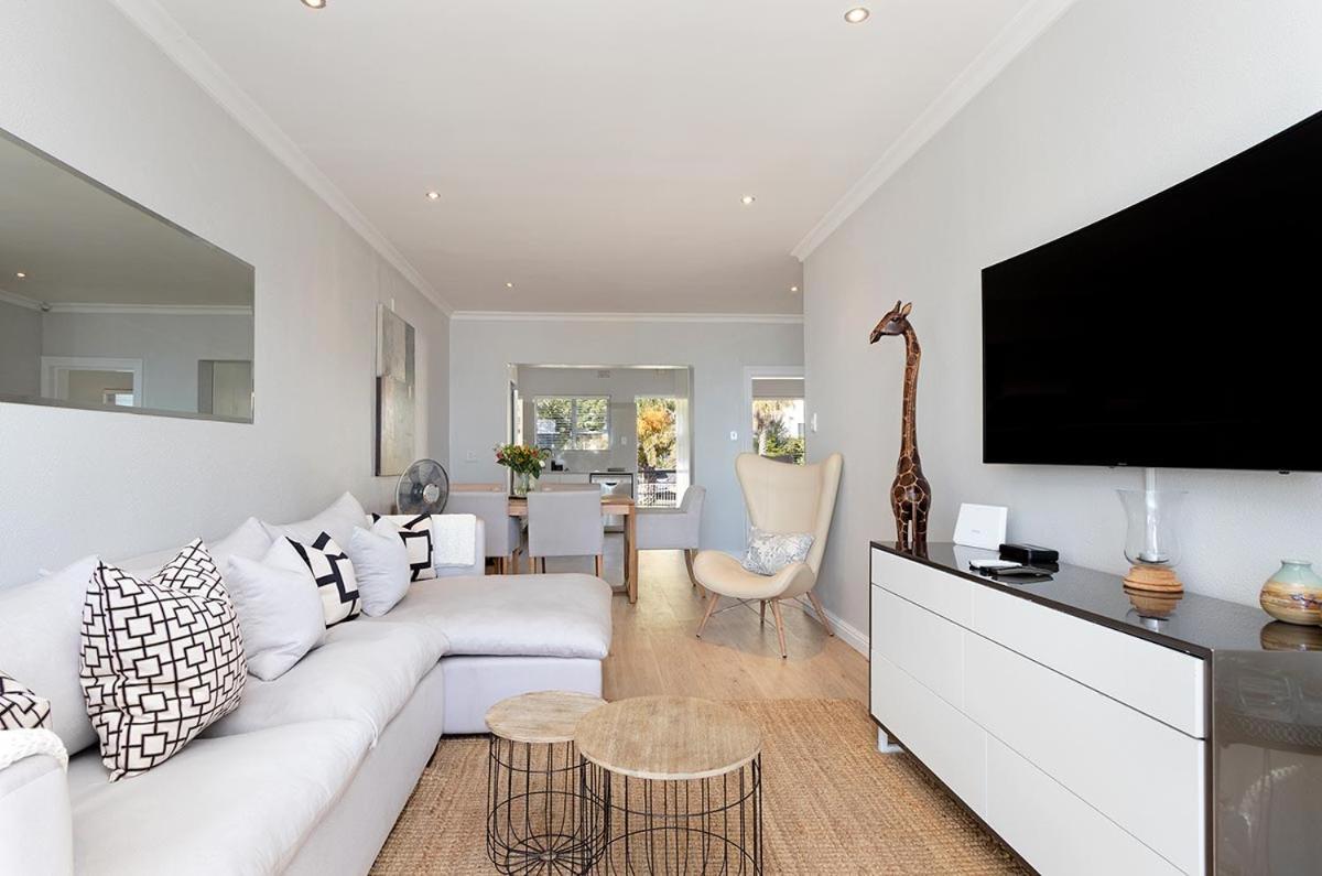 Stunning Sea View Apartment - Camps Bay 케이프타운 외부 사진
